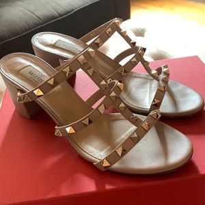 Valentino Garavani Rockstud Slide sandal